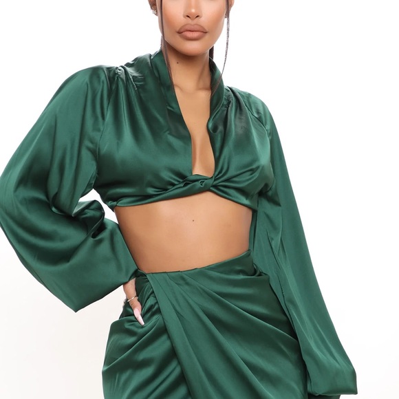 Green Fashion Nova love again satin skirt set size small - Picture 2 of 6
